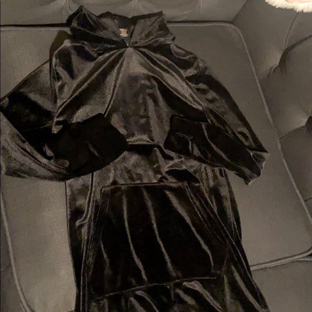 Forever 21 Black Girls 9/10 Sweater